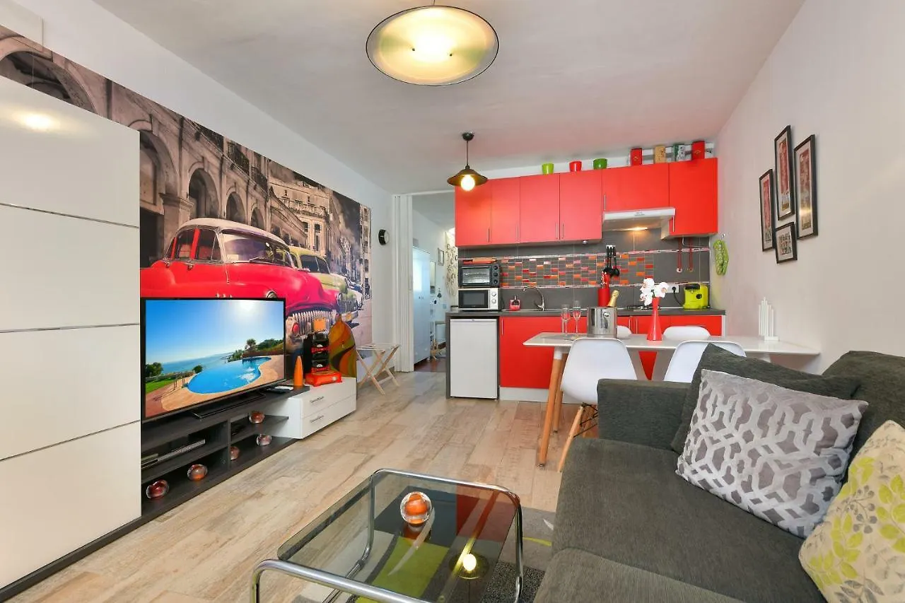 Bluebenalmadena 200Meters From The Beach With Jacuzzi And Rooftop Terrace (Adults Only) 0*, بينالماذينا إسبانيا